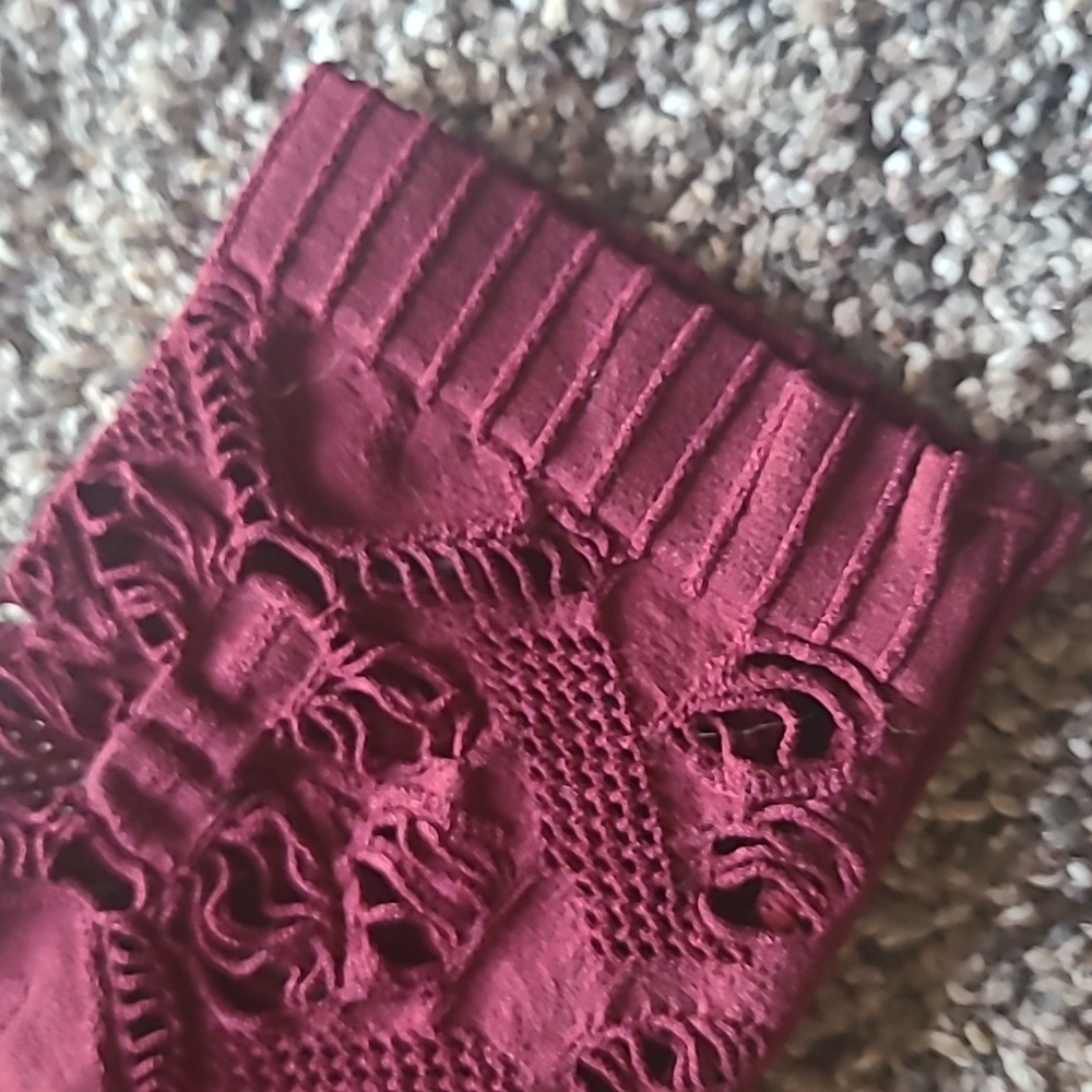 Brand new never worn lace sleeve top - Picture 5 of 5